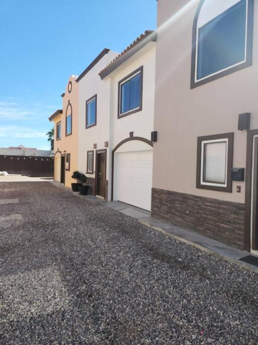 3 Bedroom Townhouse W Garage Blocks From The Beach 푸에르토페나스코 외부 사진
